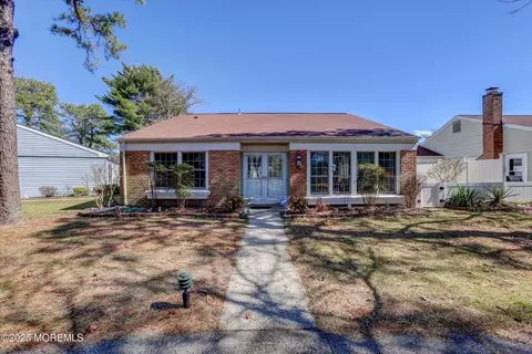 546 Norwich Ct # A, Manchester, NJ 08759