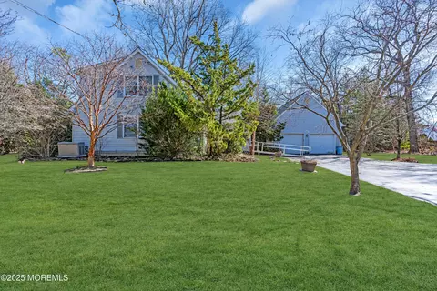 485 Matthews Ln, Jackson, NJ 08527
