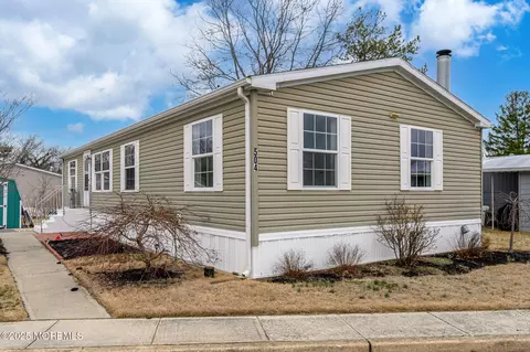 504 Fifth St, Jackson, NJ 08527