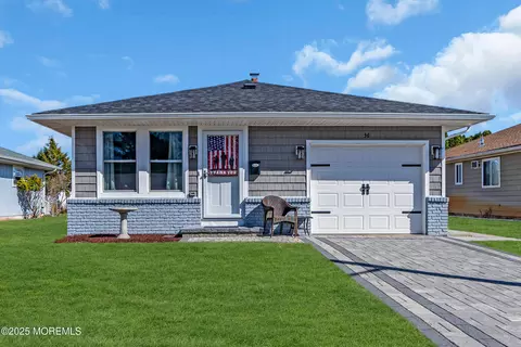 36 Saint Croix St, Toms River, NJ 08757