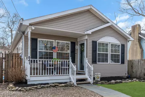 541 Parker Ave, Brick, NJ 08724