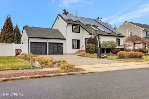 31 Diane Dr, Brick, NJ 08724