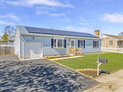 816 Spar Ave, Beachwood, NJ 08722