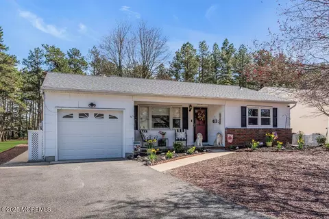 72 Millbrook Dr, Toms River, NJ 08757
