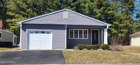 33 Cabrillo Blvd, Toms River, NJ 08757