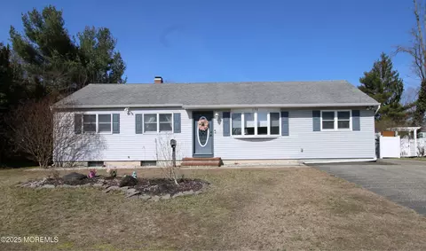 190 Sharon Dr, Toms River, NJ 08753
