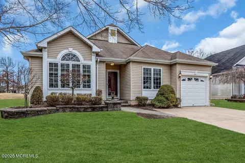 15 Shadow Creek Ct, Jackson, NJ 08527