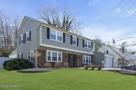 132 Idlebrook Ln, Aberdeen, NJ 07747