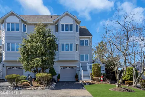 236 Azalea Ct #2306, Toms River, NJ 08753