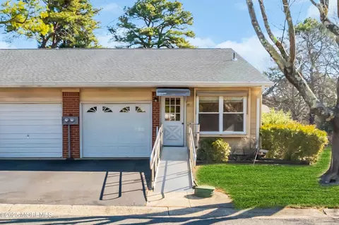 11 B Yorktowne Pkwy, Whiting, NJ 08759