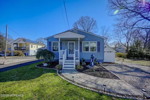 424 Anthony Ave, Toms River, NJ 08753