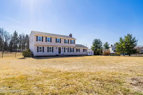 1027 Hillcrest Dr, Branchburg, NJ 08853