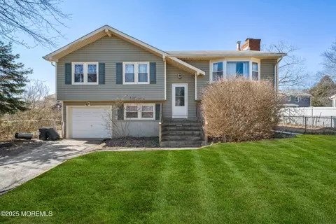 510 Teakwood Dr, Lanoka Harbor, NJ 08734
