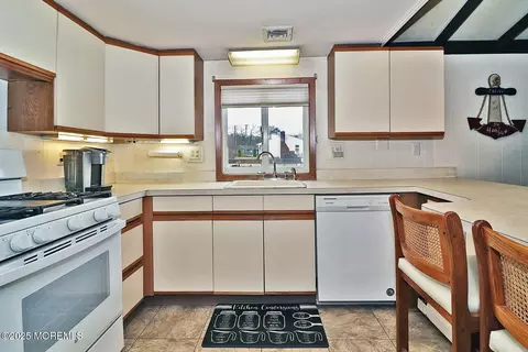 702 Chesapeake Dr, Forked River, NJ 08731 photo 21