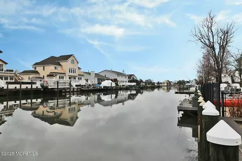 702 Chesapeake Dr, Forked River, NJ 08731 photo 9