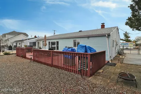 702 Chesapeake Dr, Forked River, NJ 08731 photo 4