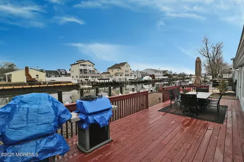 702 Chesapeake Dr, Forked River, NJ 08731 photo 12