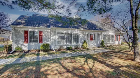 741 Nautilus Ct #B, Monroe, NJ 08831