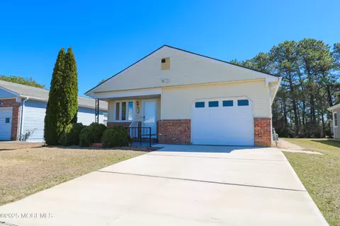 54 Pulaski Blvd, Toms River, NJ 08757