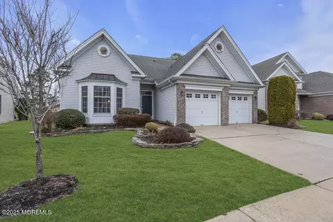 12 Bay Hill Rd, Jackson, NJ 08527