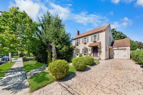 12 Prospect Pl, Freehold, NJ 07728