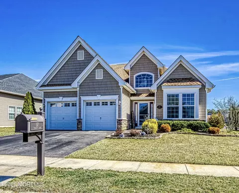 17 Starry Ln, Barnegat, NJ 08005