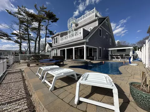 821 Jane Dr, Manahawkin, NJ 08050