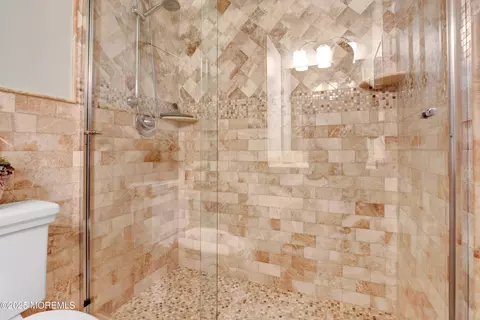 Bath - 43 Oak Ct #B, Brielle, NJ 08730 photo 1 of 4