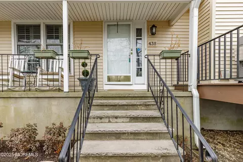 Exterior - 43 Oak Ct #B, Brielle, NJ 08730 photo 2 of 5