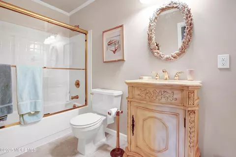 Bath - 43 Oak Ct #B, Brielle, NJ 08730 photo 3 of 4