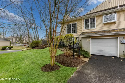 Exterior - 43 Oak Ct #B, Brielle, NJ 08730 photo 1 of 5