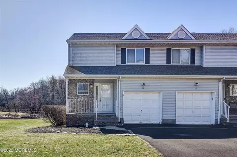 40 Forest Garden Dr #22, Matawan, NJ 07747
