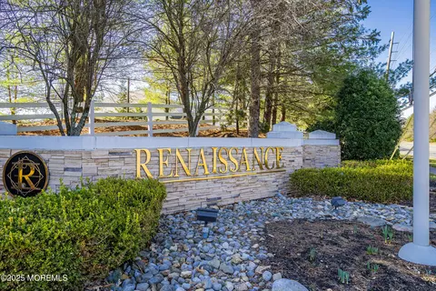 27 Gainsborough Ct, Manalapan, NJ 07726