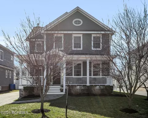 86 Washington St, Rumson, NJ 07760