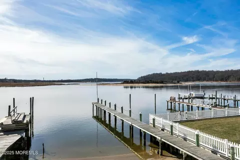 View/Area - 20 Riverview Pl, Sea Bright, NJ 07760 photo 22 of 26