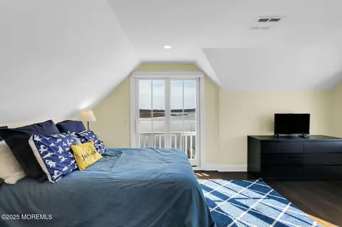 Bedroom - 20 Riverview Pl, Sea Bright, NJ 07760 photo 11 of 12