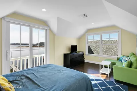 Bedroom - 20 Riverview Pl, Sea Bright, NJ 07760 photo 9 of 12