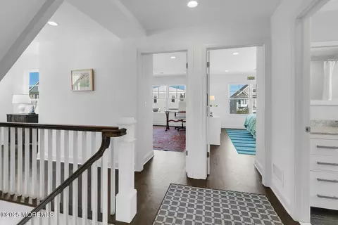 Entry Way - 20 Riverview Pl, Sea Bright, NJ 07760 photo 3 of 8