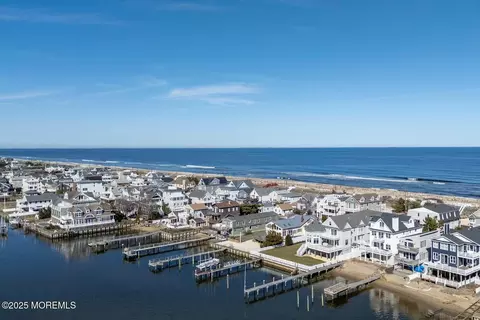 View/Area - 20 Riverview Pl, Sea Bright, NJ 07760 photo 12 of 26