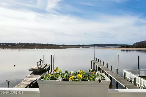 View/Area - 20 Riverview Pl, Sea Bright, NJ 07760 photo 2 of 26