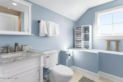 Bath - 20 Riverview Pl, Sea Bright, NJ 07760 photo 7 of 8