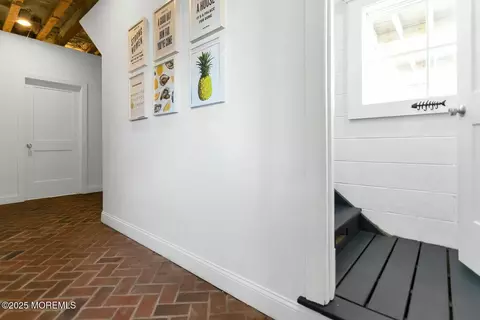 Entry Way - 20 Riverview Pl, Sea Bright, NJ 07760 photo 8 of 8