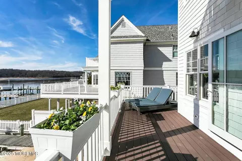 Exterior - 20 Riverview Pl, Sea Bright, NJ 07760 photo 3 of 8
