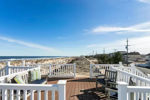 Exterior - 20 Riverview Pl, Sea Bright, NJ 07760 photo 6 of 8