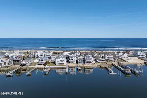 View/Area - 20 Riverview Pl, Sea Bright, NJ 07760 photo 9 of 26