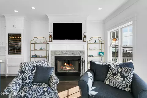 Living - 20 Riverview Pl, Sea Bright, NJ 07760 photo 3 of 6