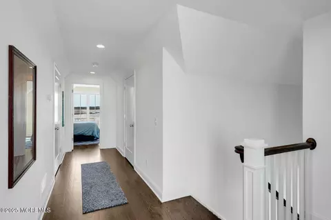 Entry Way - 20 Riverview Pl, Sea Bright, NJ 07760 photo 4 of 8