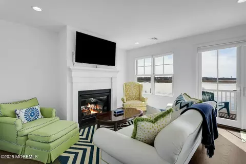 Living - 20 Riverview Pl, Sea Bright, NJ 07760 photo 5 of 6
