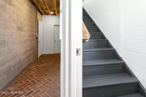 Entry Way - 20 Riverview Pl, Sea Bright, NJ 07760 photo 7 of 8