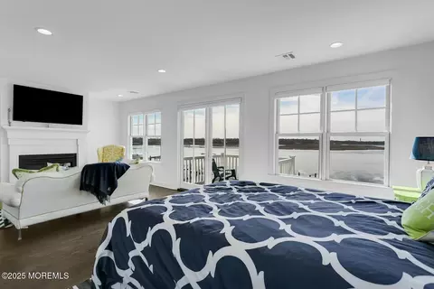 Bedroom - 20 Riverview Pl, Sea Bright, NJ 07760 photo 5 of 12